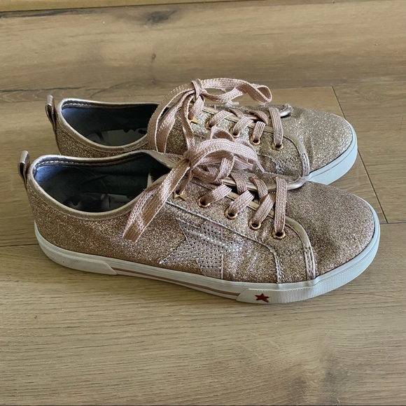 Girls pink glitter sneakers with star embellishment size 4 - Picture 2 of 8